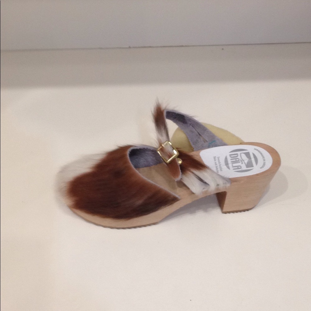 Dala Clog in Cow Hide On a Traditional Wooden Sole